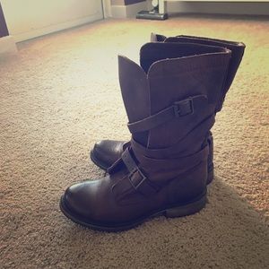 Cowboy styled leather boots 👢